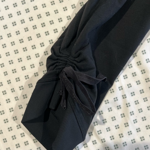 Lululemon RARE gorgeous stretch capri or cropped adjustable hemline. - Picture 2 of 3